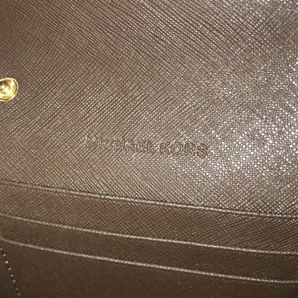 Micheal Kors brown monogrammed wallet phone case wristlet crossbody - Picture 9 of 10